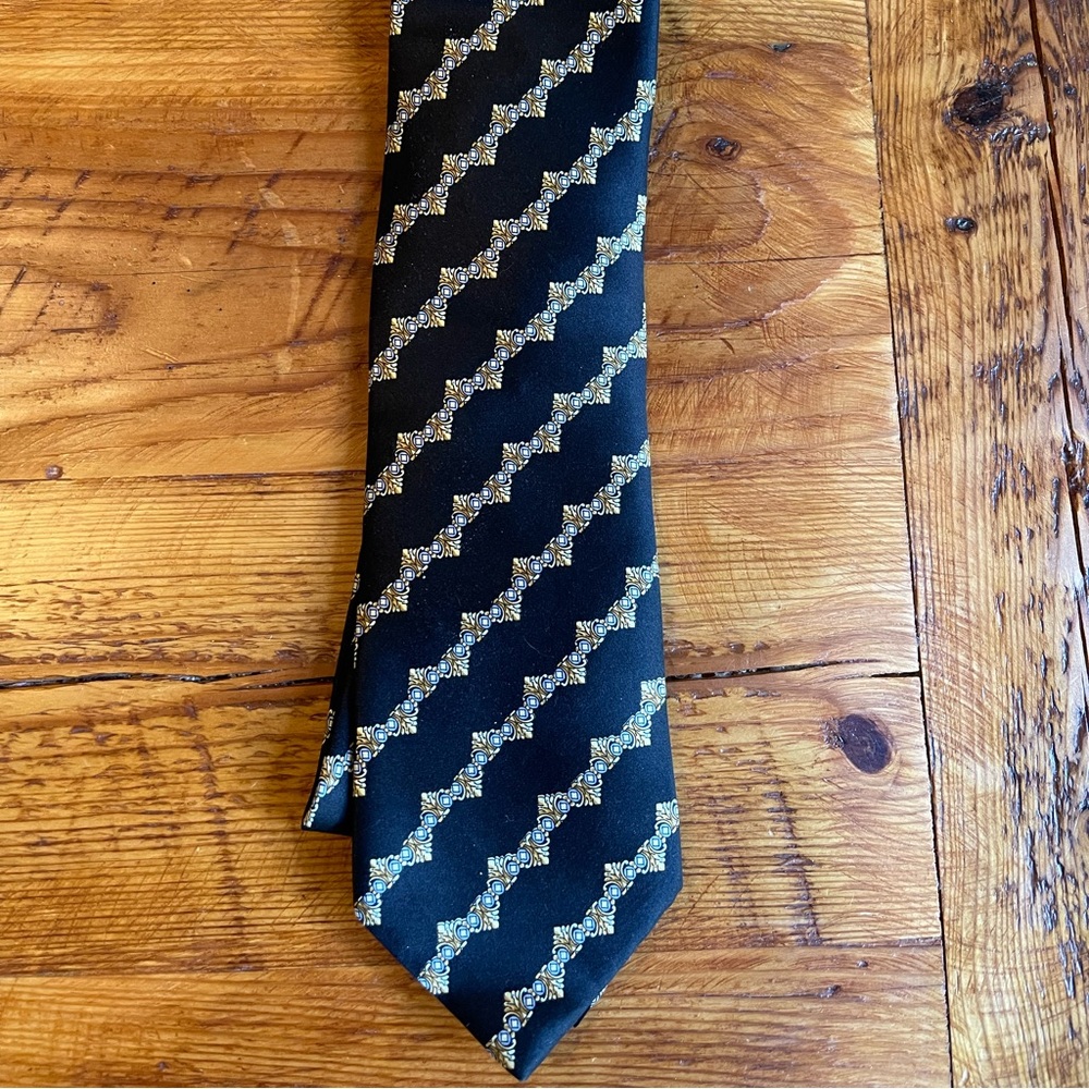 Brioni Tie, Black Pattern - EXCELLENT Condition